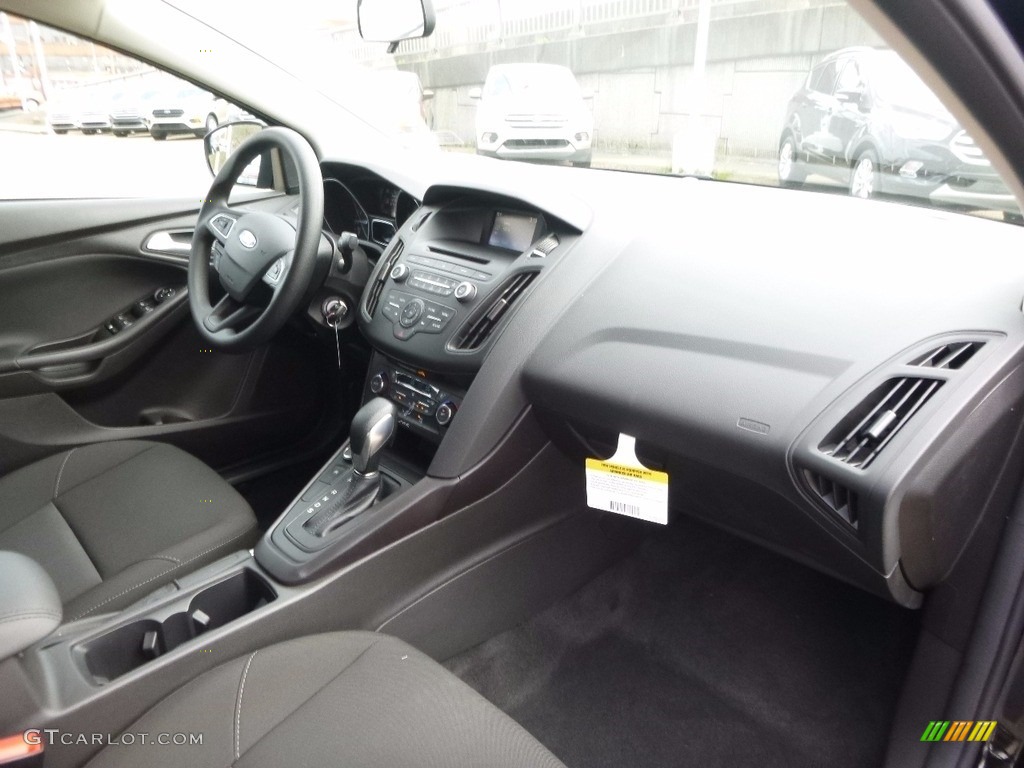 2017 Focus SE Sedan - Shadow Black / Charcoal Black photo #2