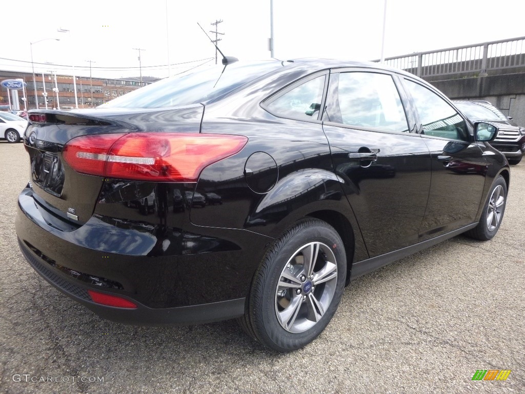 2017 Focus SE Sedan - Shadow Black / Charcoal Black photo #3