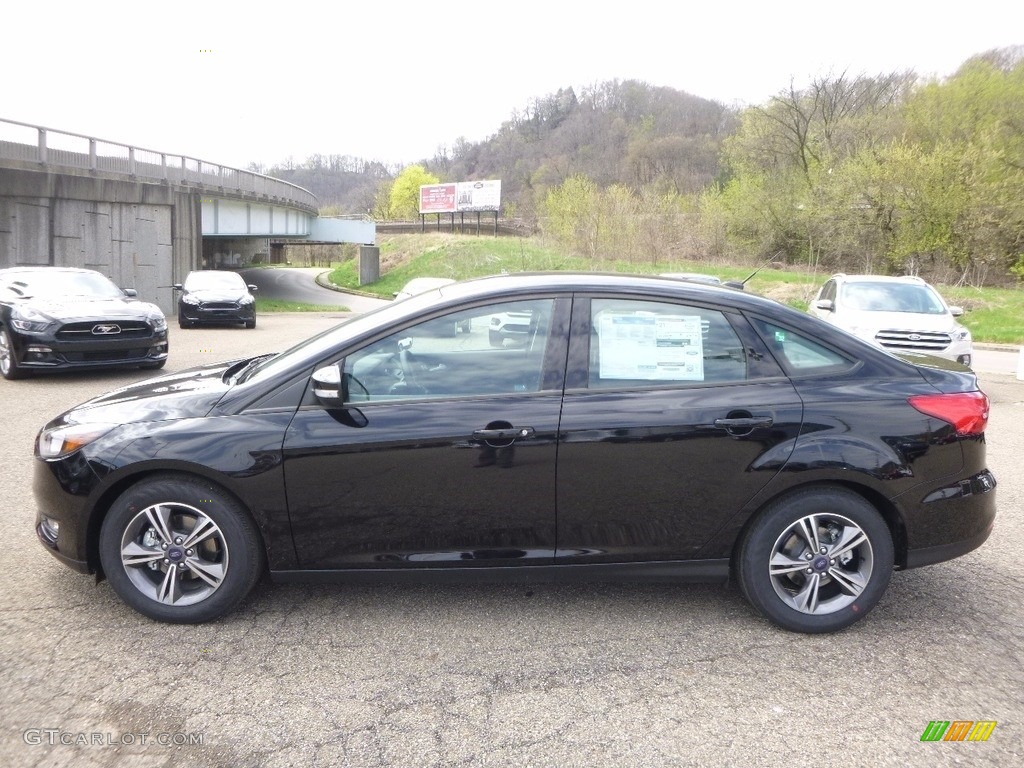 Shadow Black 2017 Ford Focus SE Sedan Exterior Photo #119919664