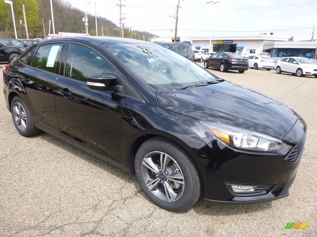 Shadow Black 2017 Ford Focus SE Sedan Exterior Photo #119919718