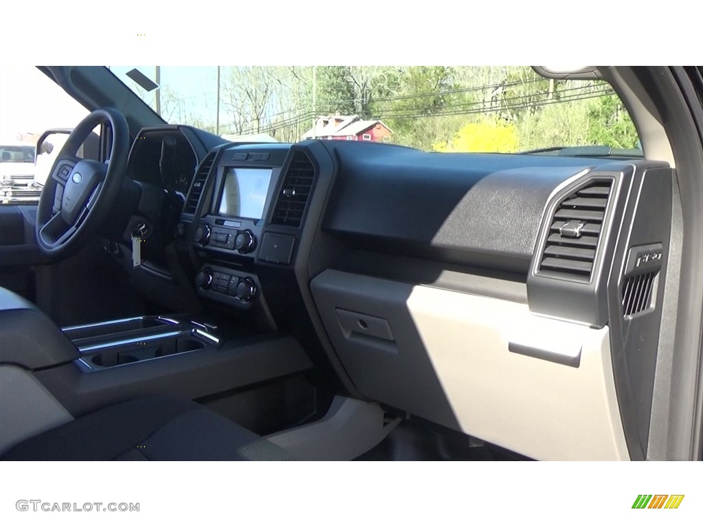 2017 F150 XL SuperCab 4x4 - Shadow Black / Black photo #25
