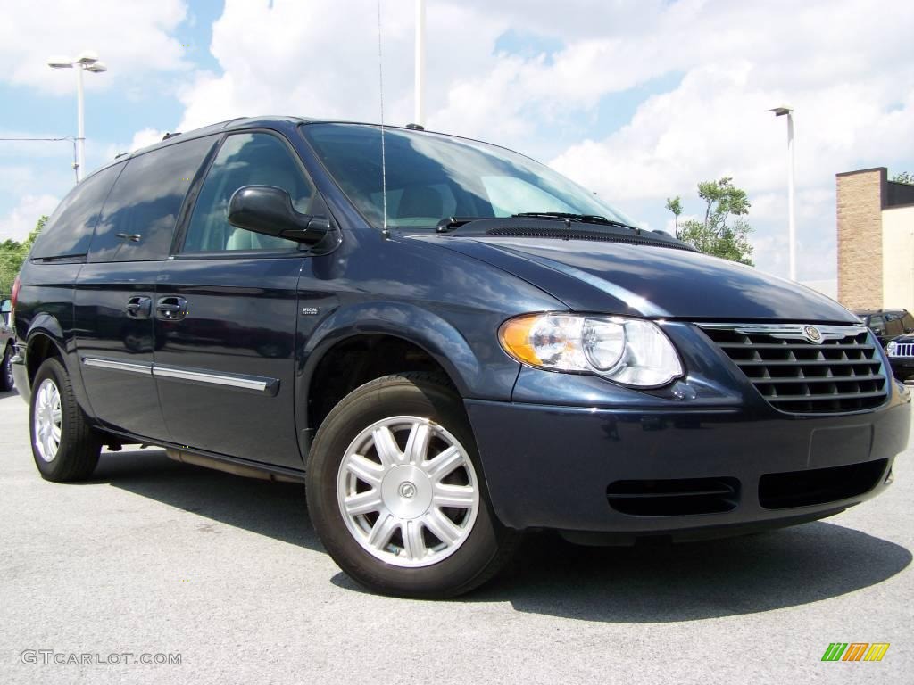 2007 Town & Country Touring - Modern Blue Pearl / Dark Khaki/Light Graystone photo #1