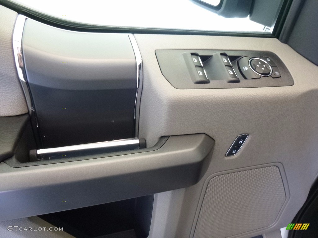 2017 F150 XLT SuperCrew 4x4 - Ingot Silver / Earth Gray photo #10
