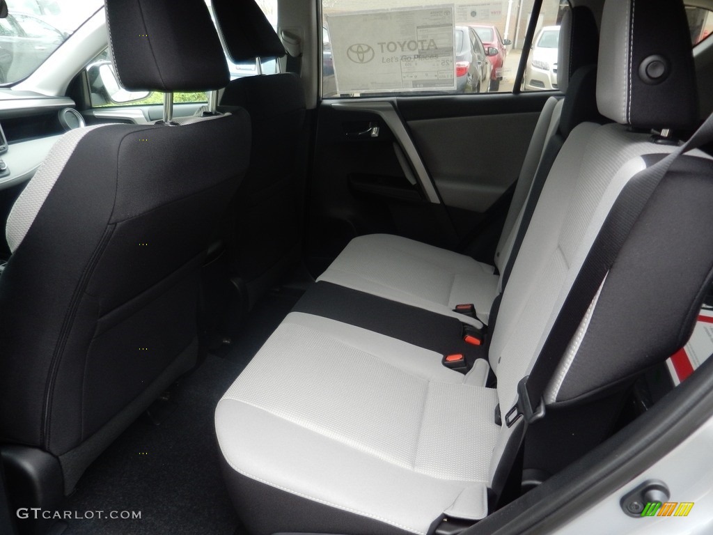 2017 Toyota RAV4 XLE Rear Seat Photo #119973485