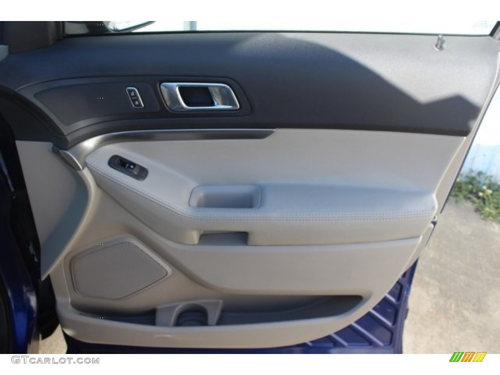 2013 Explorer FWD - Deep Impact Blue Metallic / Medium Light Stone photo #36