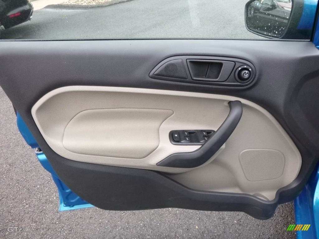 2017 Ford Fiesta SE Hatchback Medium Light Stone Door Panel Photo #119980681