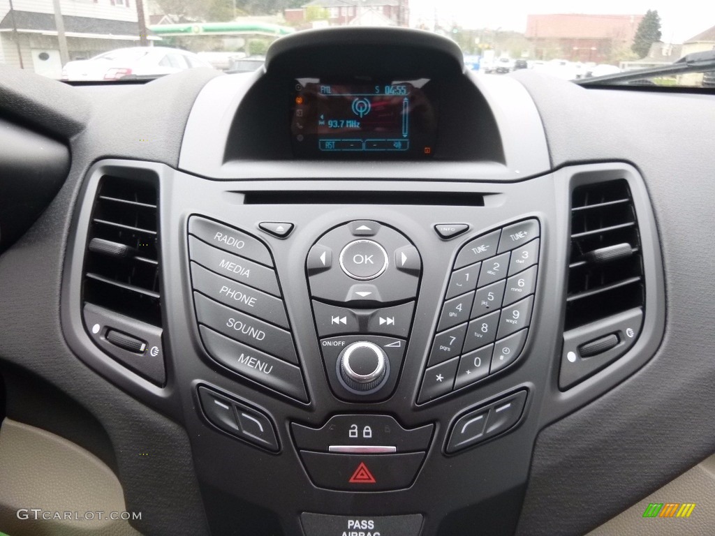 2017 Ford Fiesta SE Hatchback Controls Photo #119980759