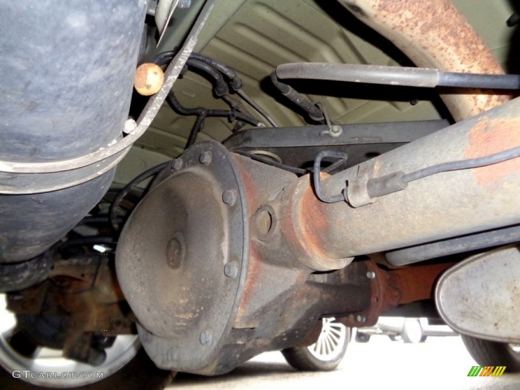 2005 Jeep Liberty CRD Sport 4x4 Undercarriage Photo #119981383