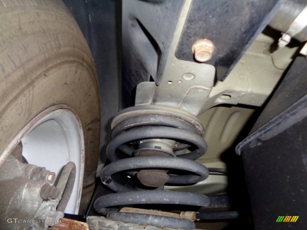 2005 Jeep Liberty CRD Sport 4x4 Undercarriage Photo #119981455