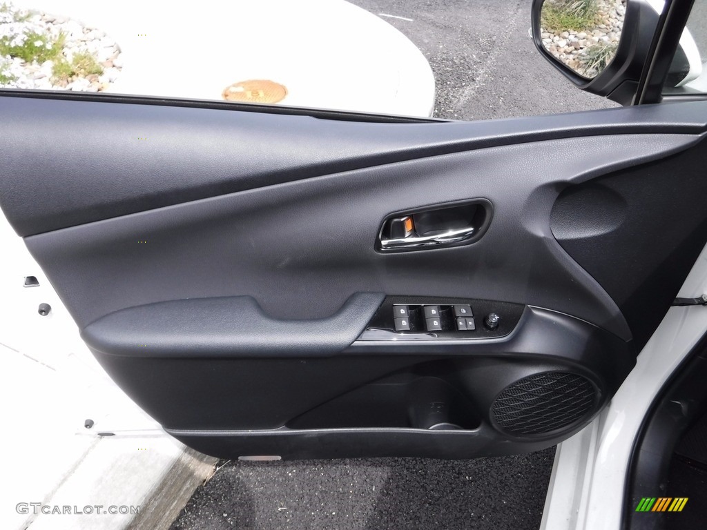 2016 Toyota Prius Two Door Panel Photos