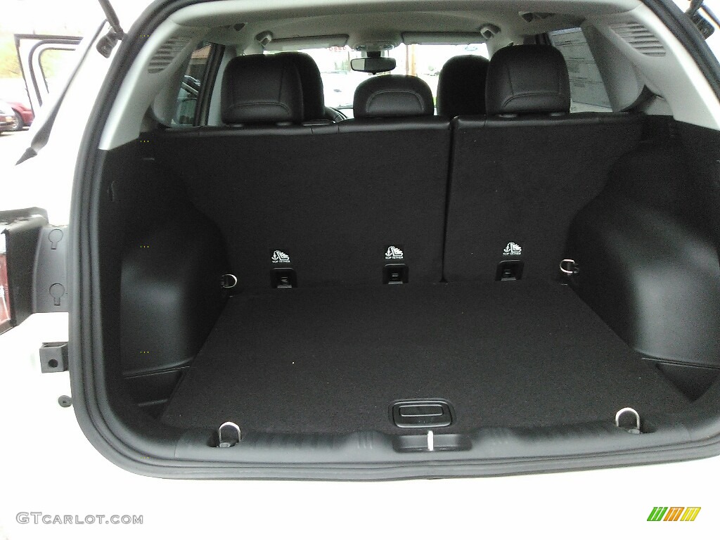 2017 Jeep Compass Latitude 4x4 Trunk Photos
