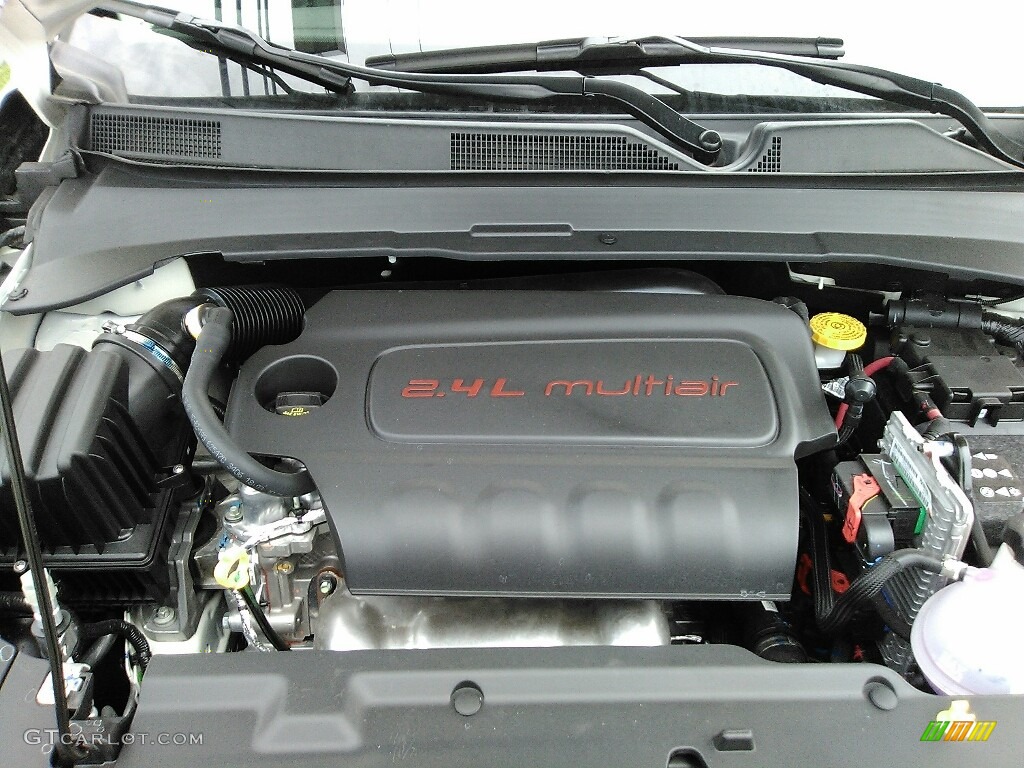 2017 Jeep Compass Latitude 4x4 Engine Photos