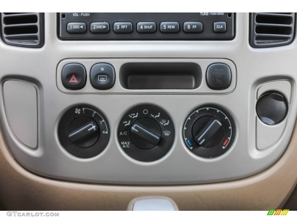 2006 Escape XLT V6 - Gold Ash Metallic / Medium/Dark Pebble photo #30