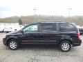 2010 Blackberry Pearl Chrysler Town & Country Touring  photo #13
