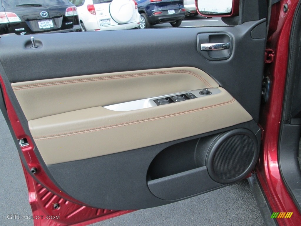 2014 Compass Latitude 4x4 - Deep Cherry Red Crystal Pearl / Dark Slate Gray/Light Pebble photo #13