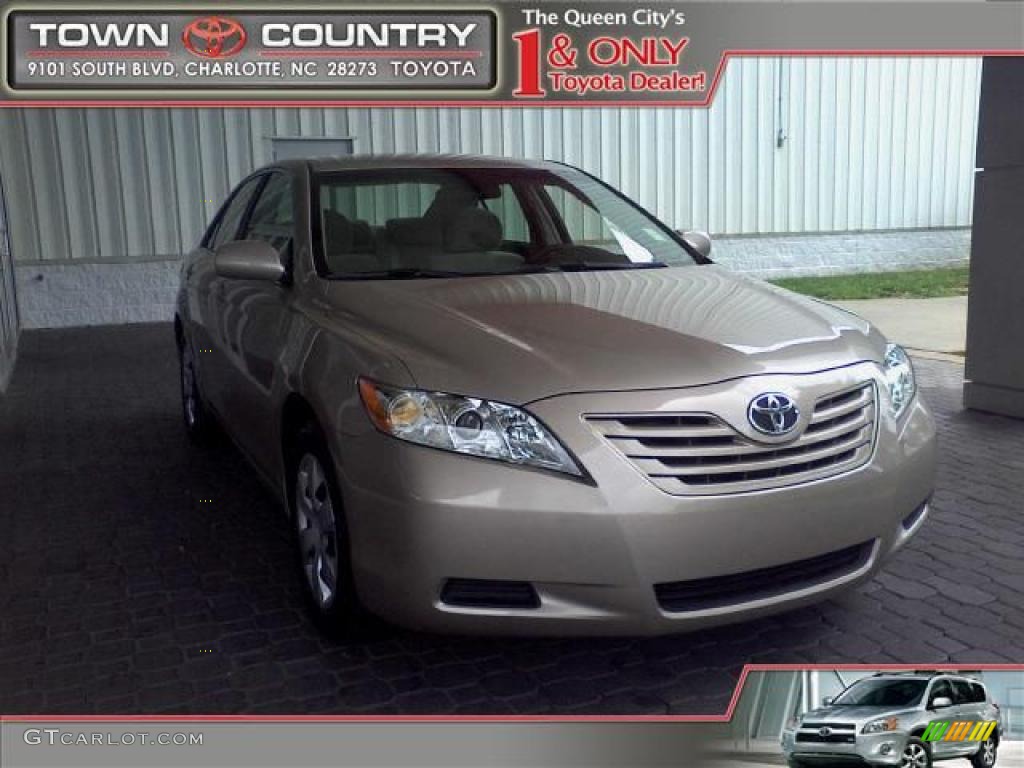 2007 Camry LE - Desert Sand Mica / Bisque photo #1