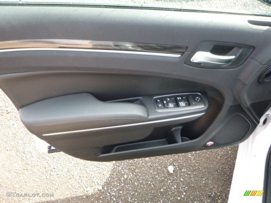 2017 300 Limited AWD - Bright White / Black photo #15