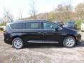 2017 Brilliant Black Crystal Pearl Chrysler Pacifica Touring L Plus  photo #7