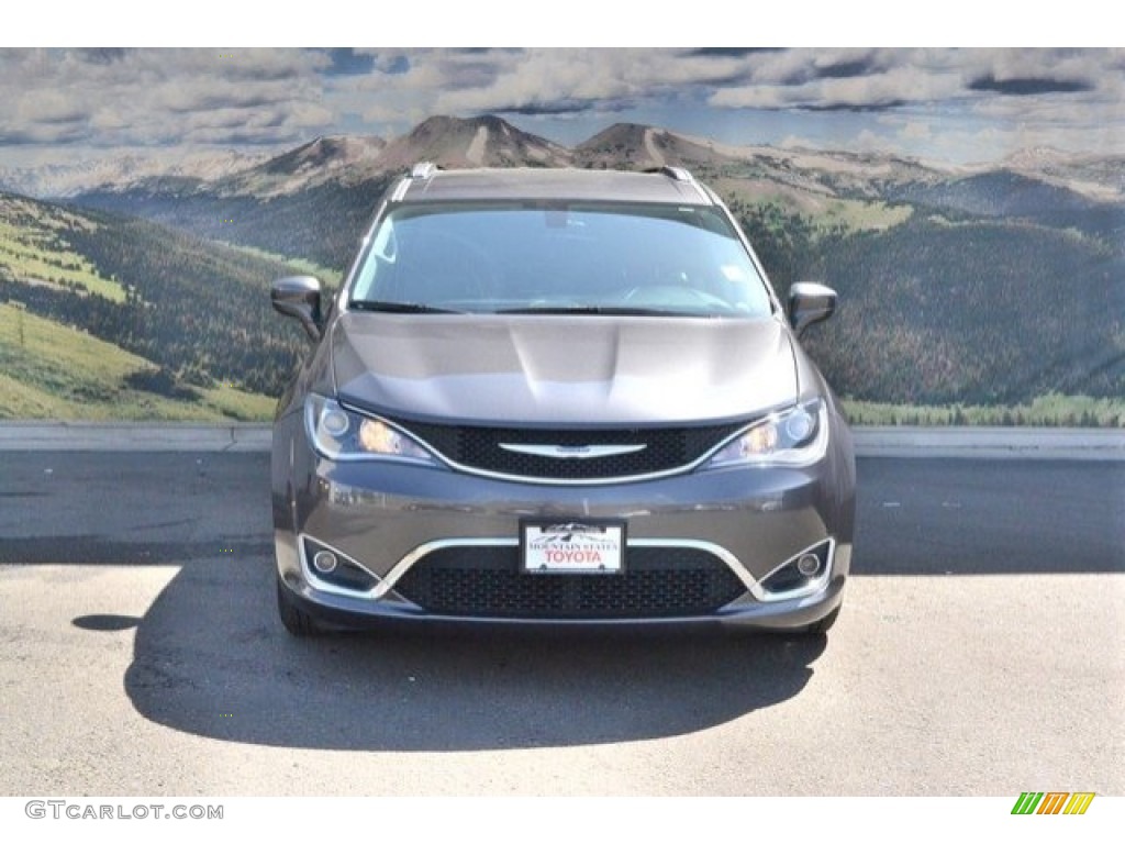 2017 Pacifica Touring L - Granite Crystal Metallic / Black/Alloy photo #4