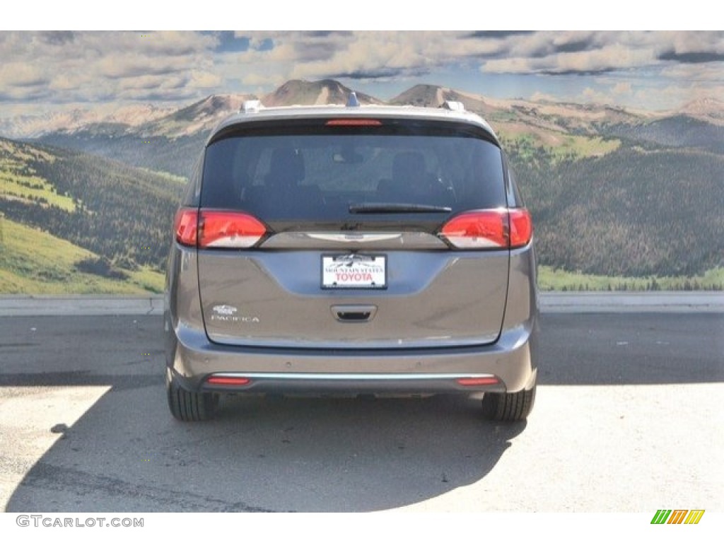 2017 Pacifica Touring L - Granite Crystal Metallic / Black/Alloy photo #8
