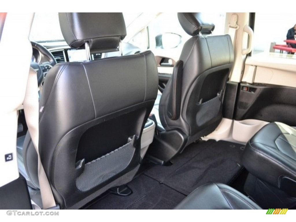 2017 Pacifica Touring L - Granite Crystal Metallic / Black/Alloy photo #17