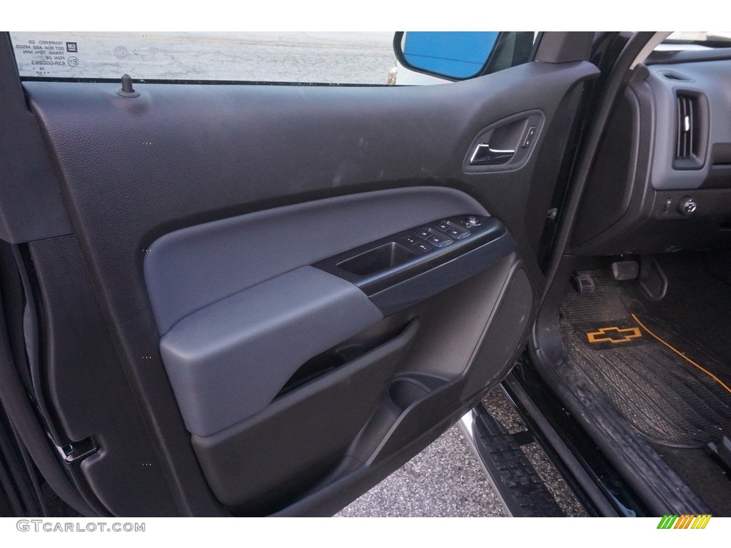 2017 Chevrolet Colorado Z71 Crew Cab Jet Black Door Panel Photo #120012549