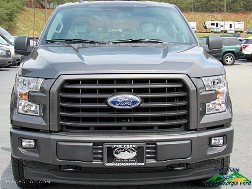 2017 F150 XL SuperCab 4x4 - Magnetic / Black photo #8