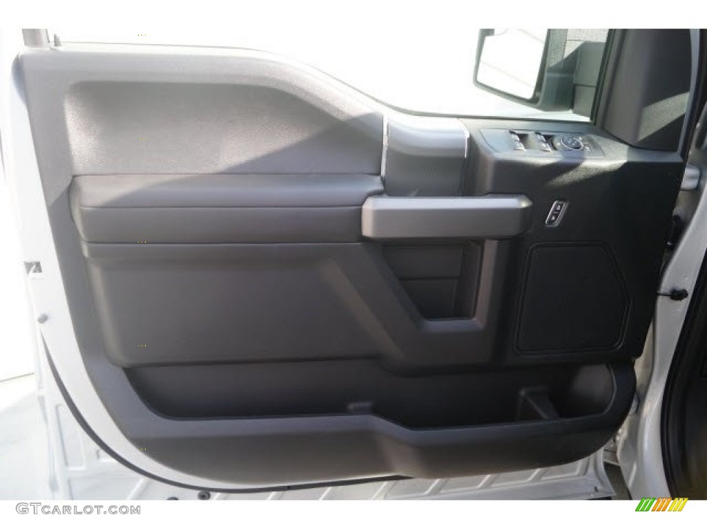 2017 F150 XLT SuperCrew 4x4 - Ingot Silver / Black photo #12