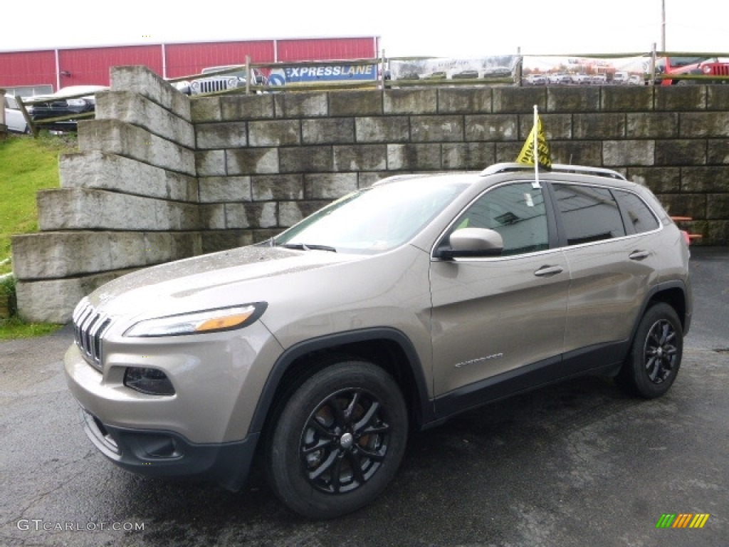 2016 Jeep Cherokee Latitude 4x4 Exterior Photos
