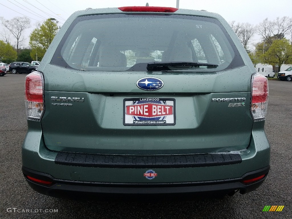 2017 Forester 2.5i - Jasmine Green Metallic / Gray photo #5