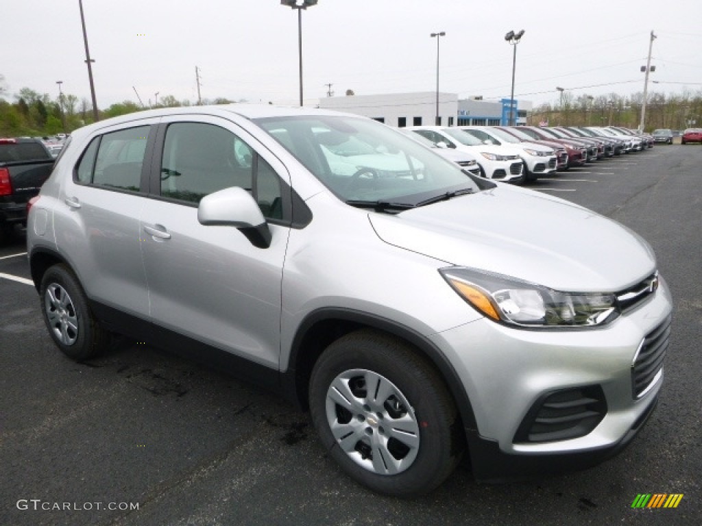 Silver Ice Metallic 2017 Chevrolet Trax LS Exterior Photo #120031728