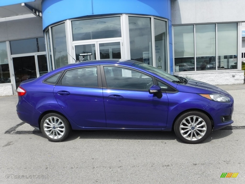 2014 Fiesta SE Sedan - Performance Blue / Charcoal Black photo #2