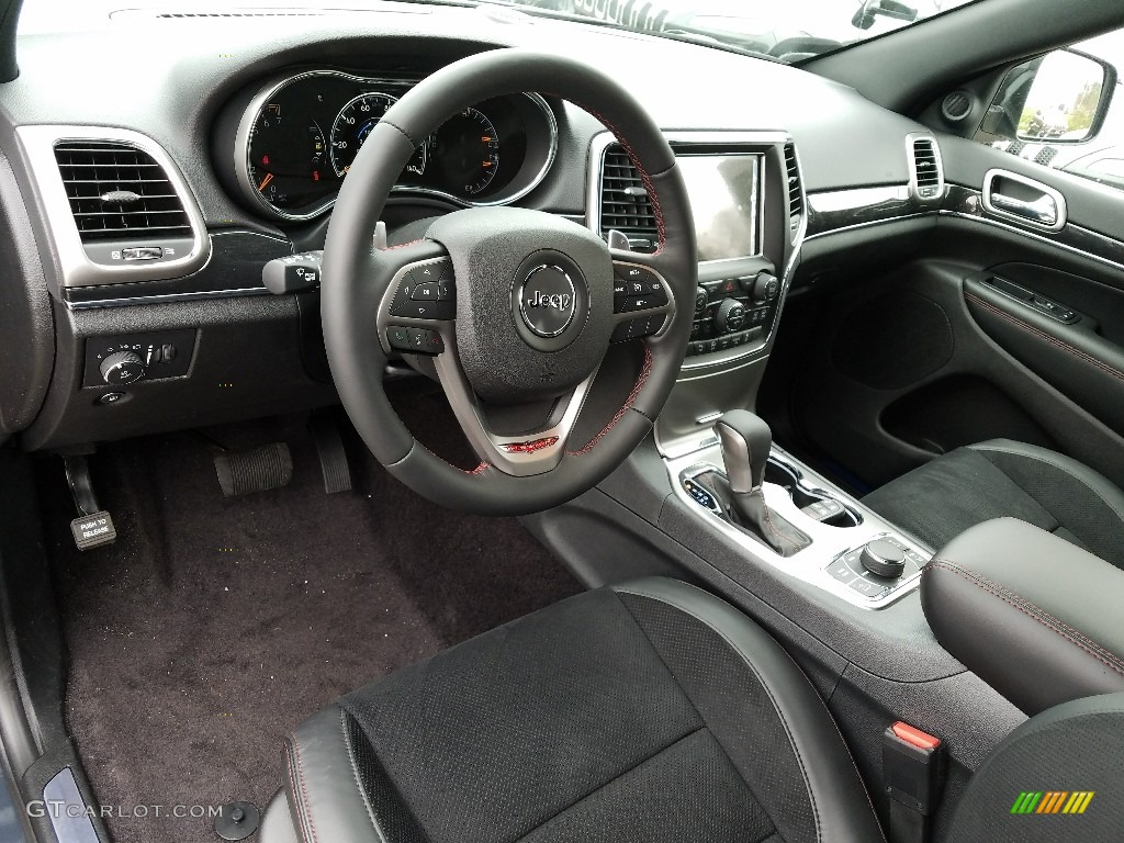 2017 Grand Cherokee Trailhawk 4x4 - Diamond Black Crystal Pearl / Black photo #10