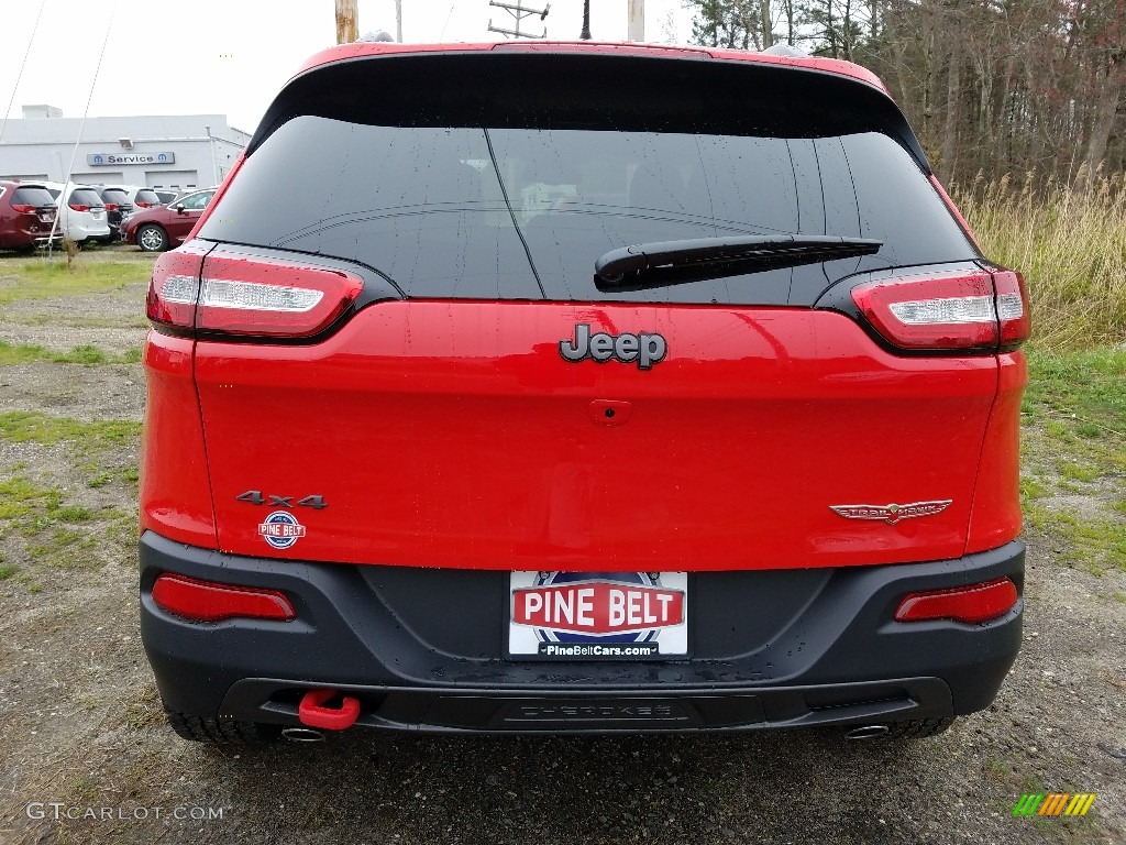 2017 Cherokee Trailhawk 4x4 - Firecracker Red / Black photo #5