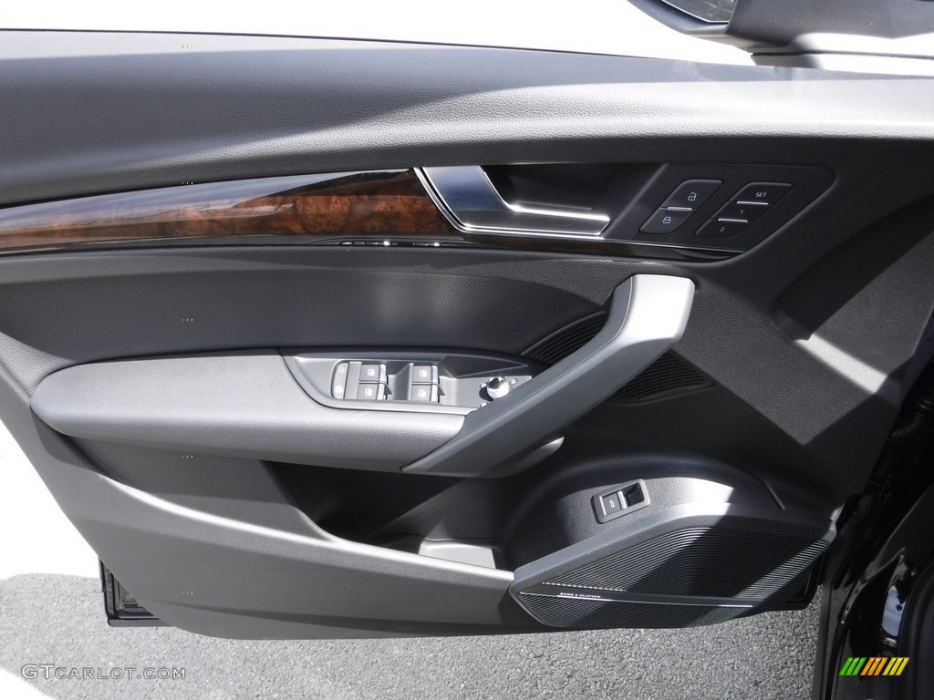 2018 Audi Q5 2.0 TFSI Premium Plus quattro Black Door Panel Photo #120043110
