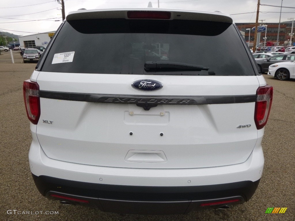 2017 Explorer XLT 4WD - Oxford White / Sport Appearance Dark Earth Gray photo #3