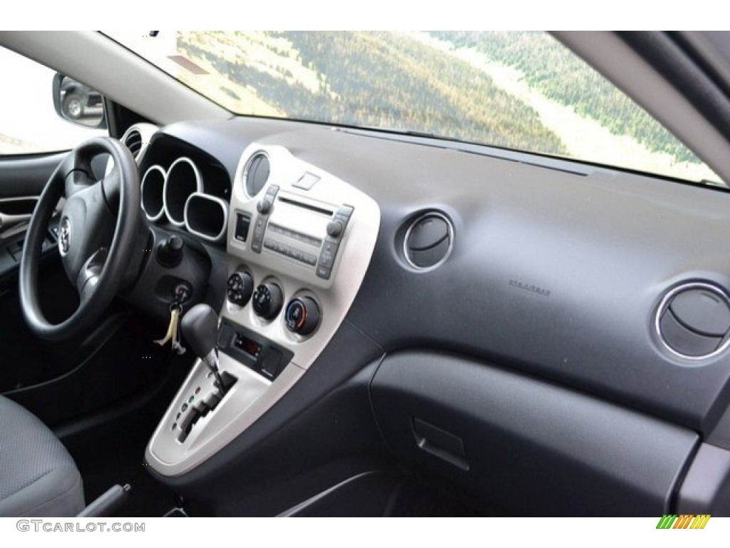 2010 Matrix 1.8 - Classic Silver Metallic / Ash Gray photo #14