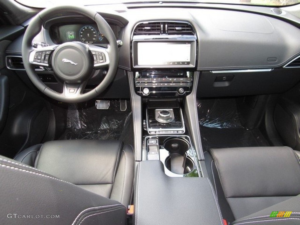 2017 F-PACE 35t AWD S - Ammonite Grey / Jet w/Light Oyster photo #4