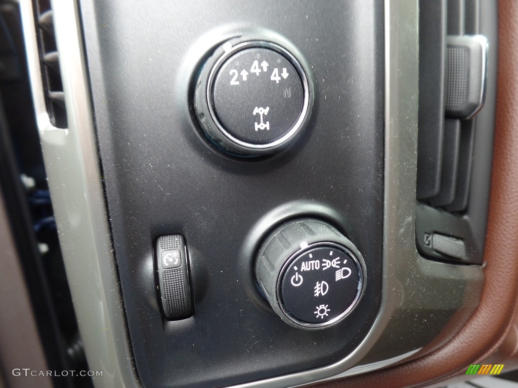 2017 Chevrolet Silverado 3500HD High Country Crew Cab Dual Rear Wheel 4x4 Controls Photo #120056517