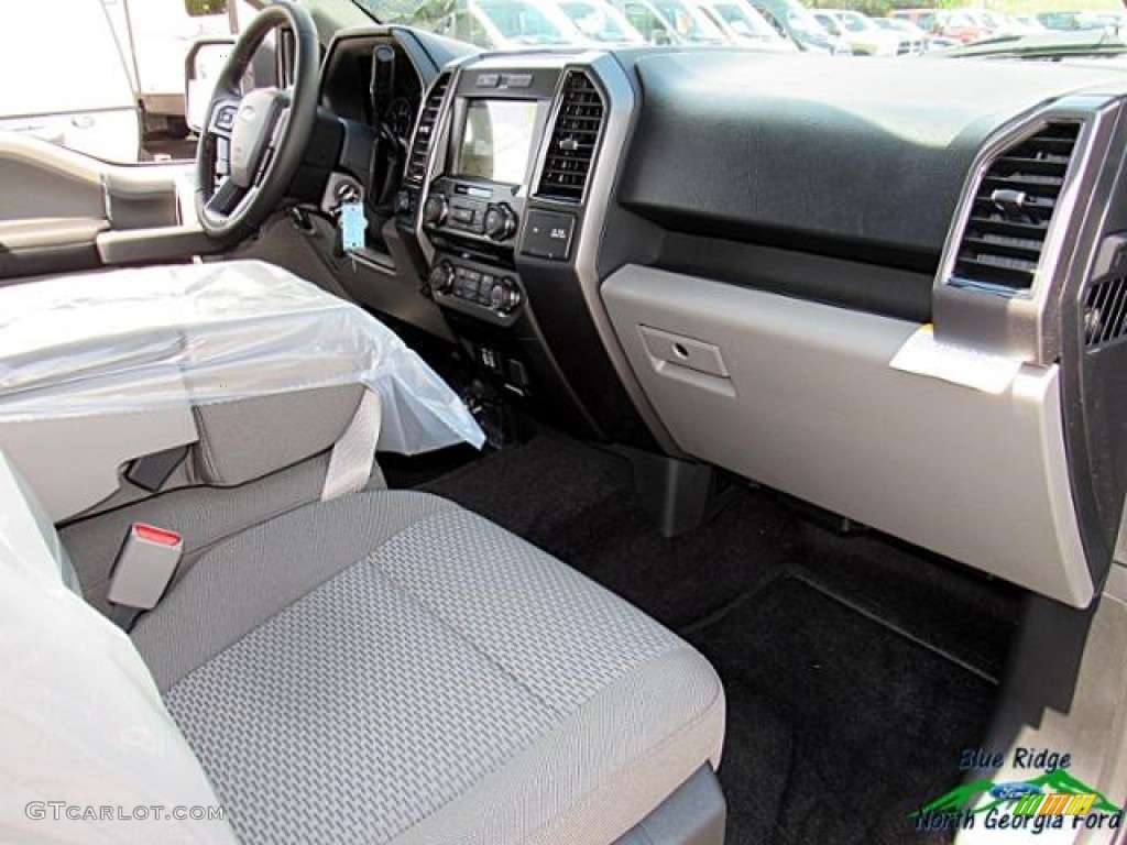 2017 F150 XLT SuperCrew 4x4 - Blue Jeans / Earth Gray photo #33