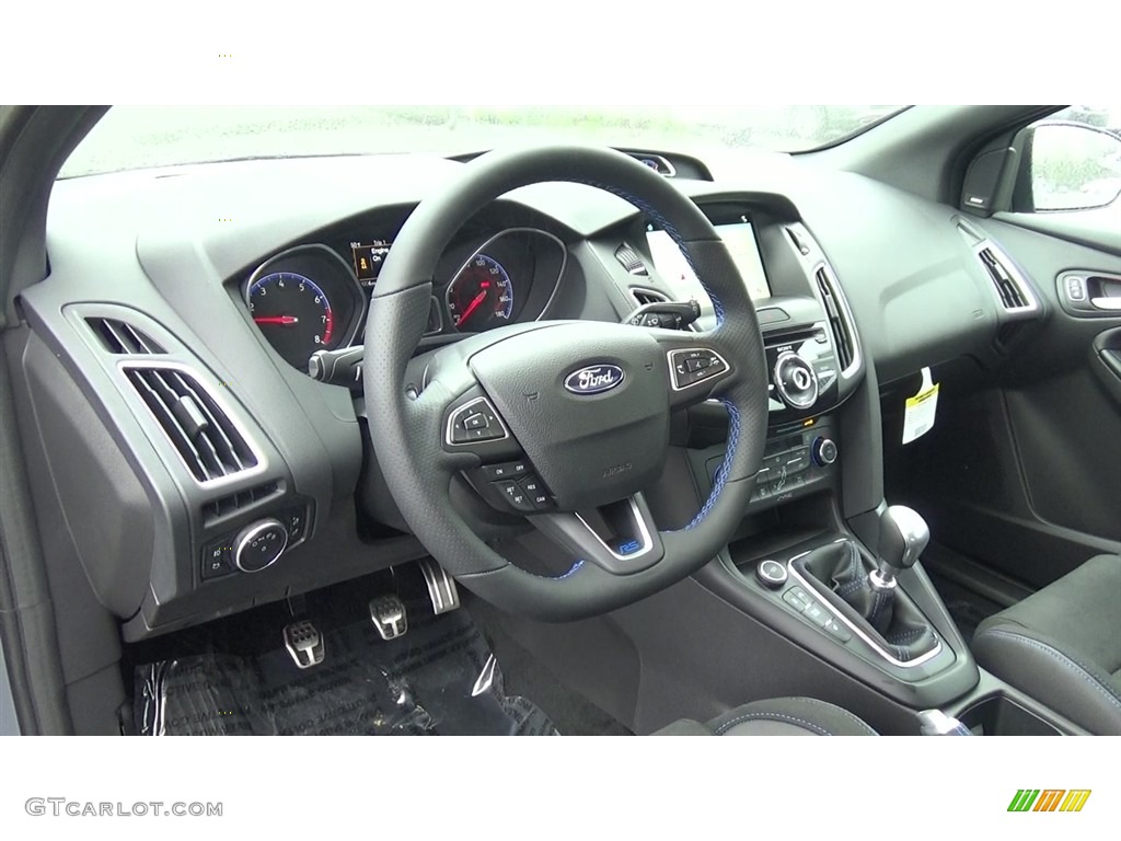 2017 Focus RS Hatch - Stealth Gray / Charcoal Black Recaro Leather photo #11