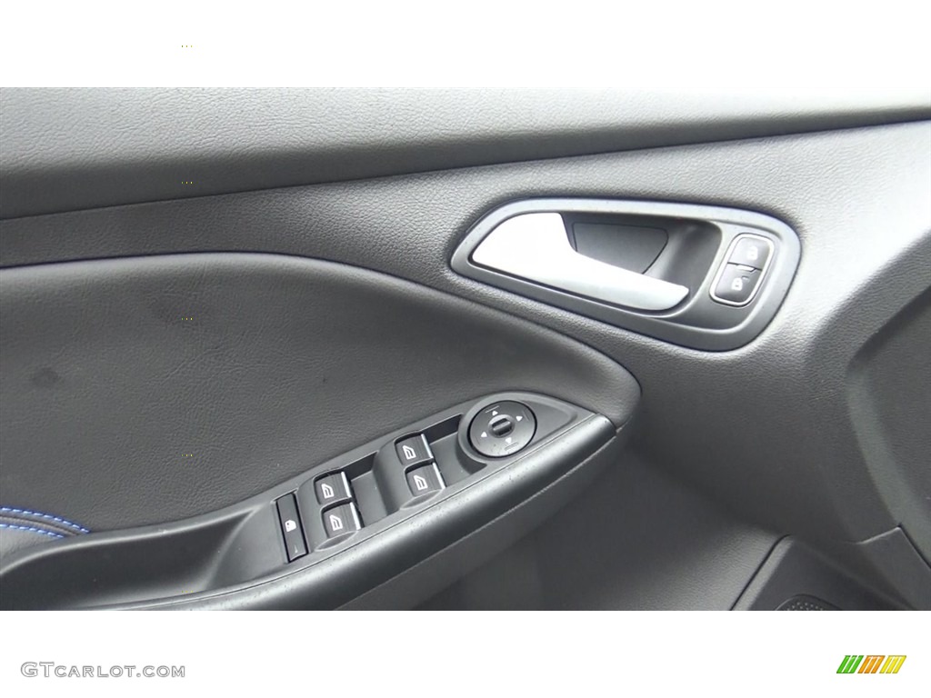 2017 Focus RS Hatch - Stealth Gray / Charcoal Black Recaro Leather photo #13