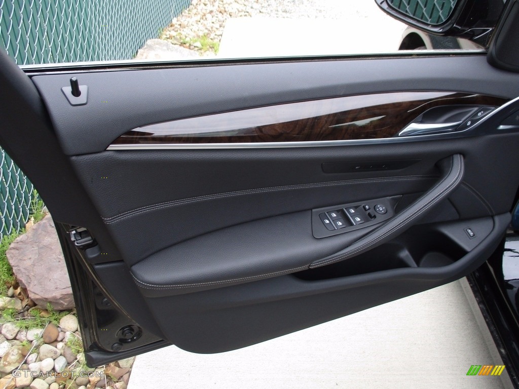 2017 BMW 5 Series 540i xDrive Sedan Door Panel Photos