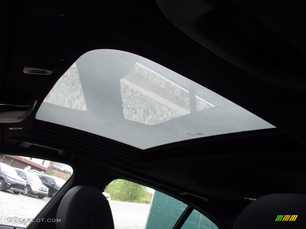 2017 BMW 5 Series 540i xDrive Sedan Sunroof Photos