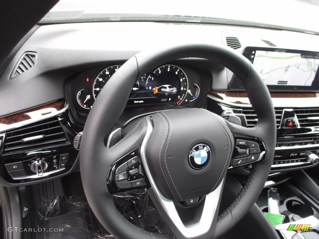 2017 BMW 5 Series 540i xDrive Sedan Steering Wheel Photos