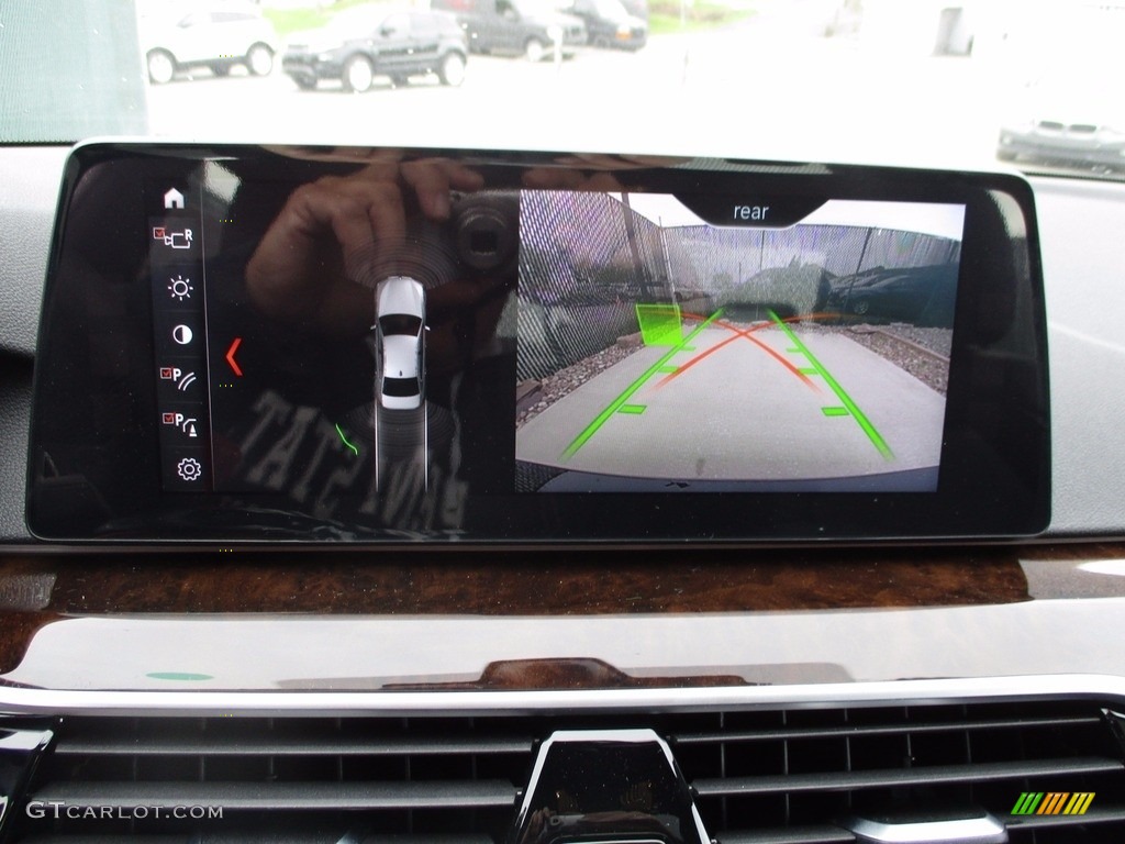 2017 BMW 5 Series 540i xDrive Sedan Controls Photo #120068058