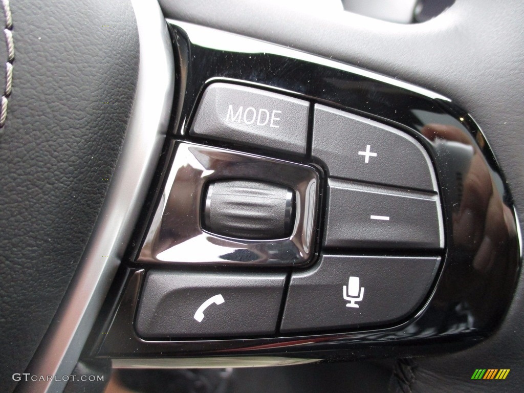 2017 BMW 5 Series 540i xDrive Sedan Controls Photo #120068088