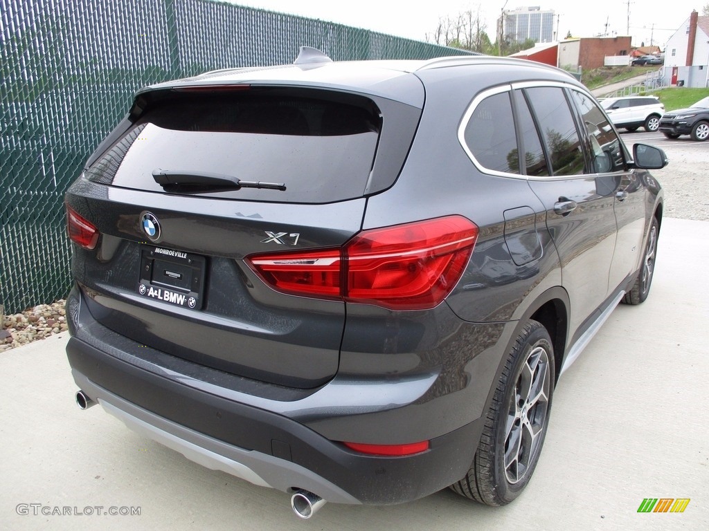 2017 X1 xDrive28i - Mineral Grey Metallic / Black photo #4