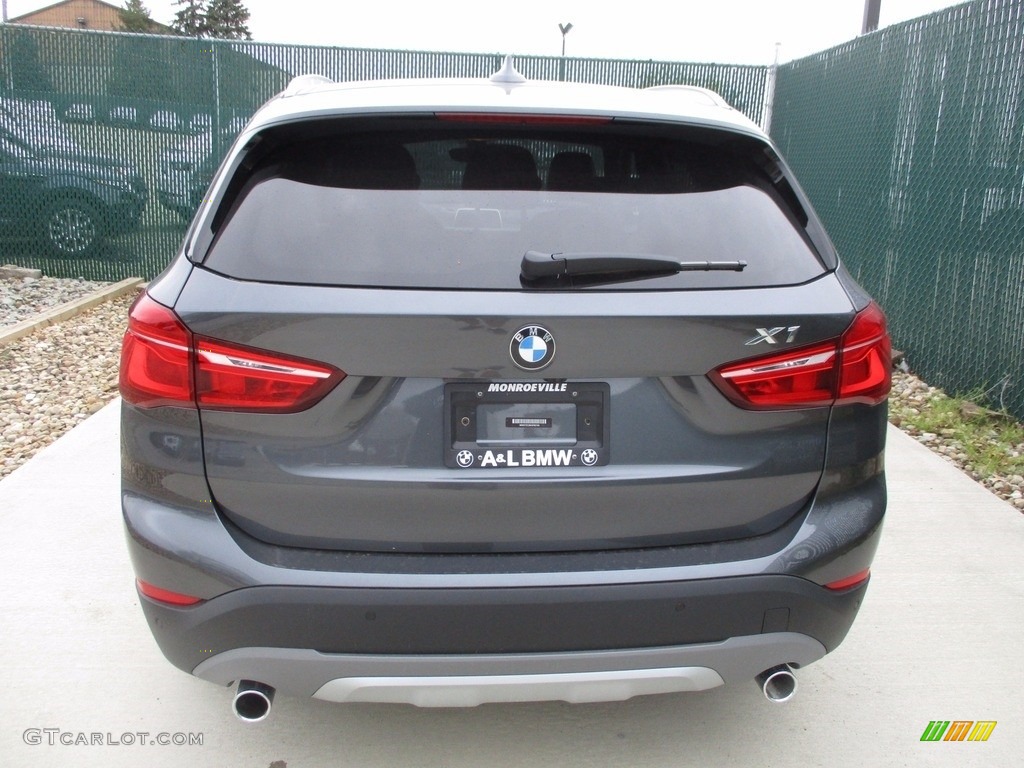 2017 X1 xDrive28i - Mineral Grey Metallic / Black photo #9