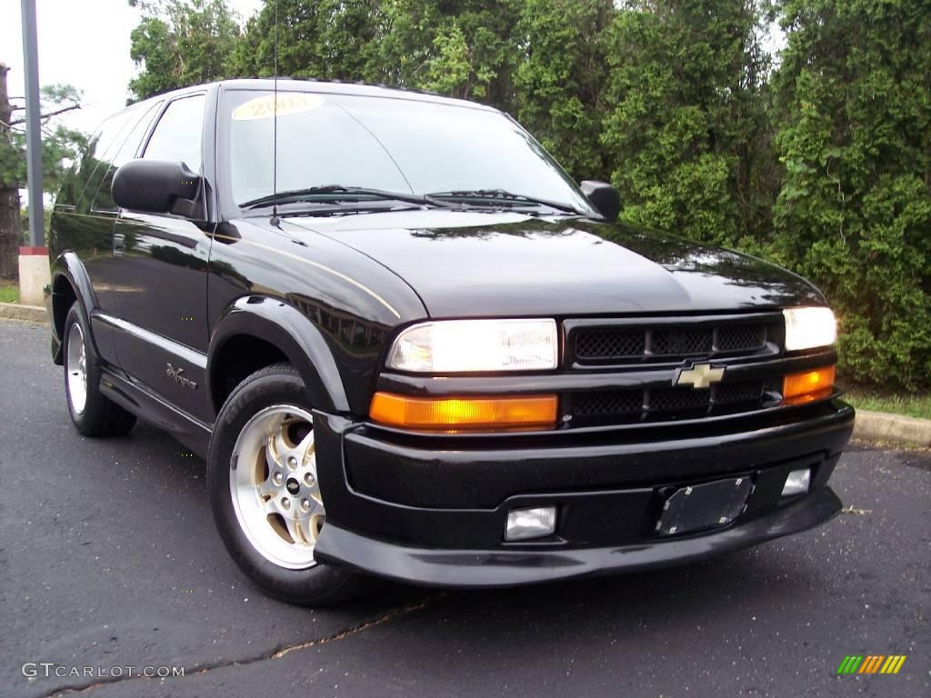 Black Chevrolet Blazer